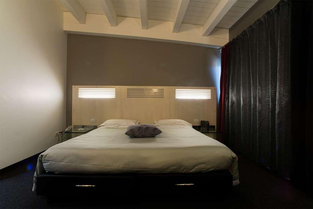 Daytona Business Hotel Collecchio Δωμάτιο φωτογραφία